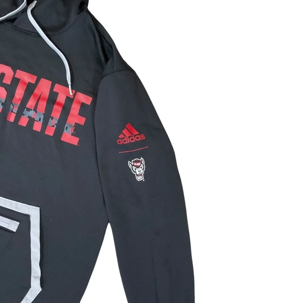 Adidas NC State Wolfpack Hooded Pullover Small NCSU Wolfpack in the house Hoodie
